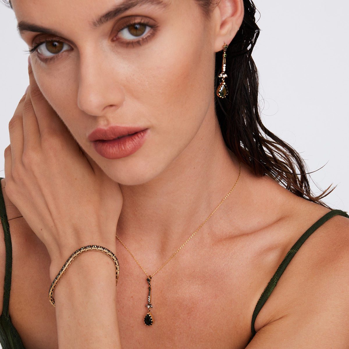 Zlatý náramok so zafírmi - Victorian Collection