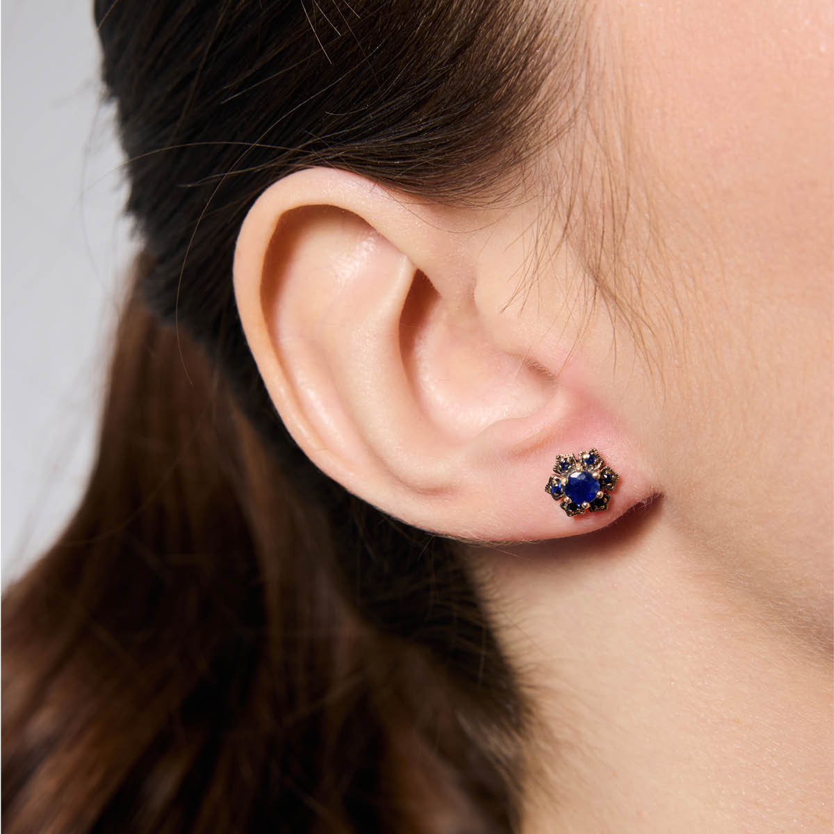 Gold earrings with sapphires - flowers - Victorian Collection