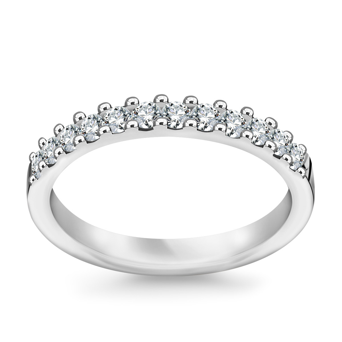 Biely zlatý snubný prsteň s diamantmi