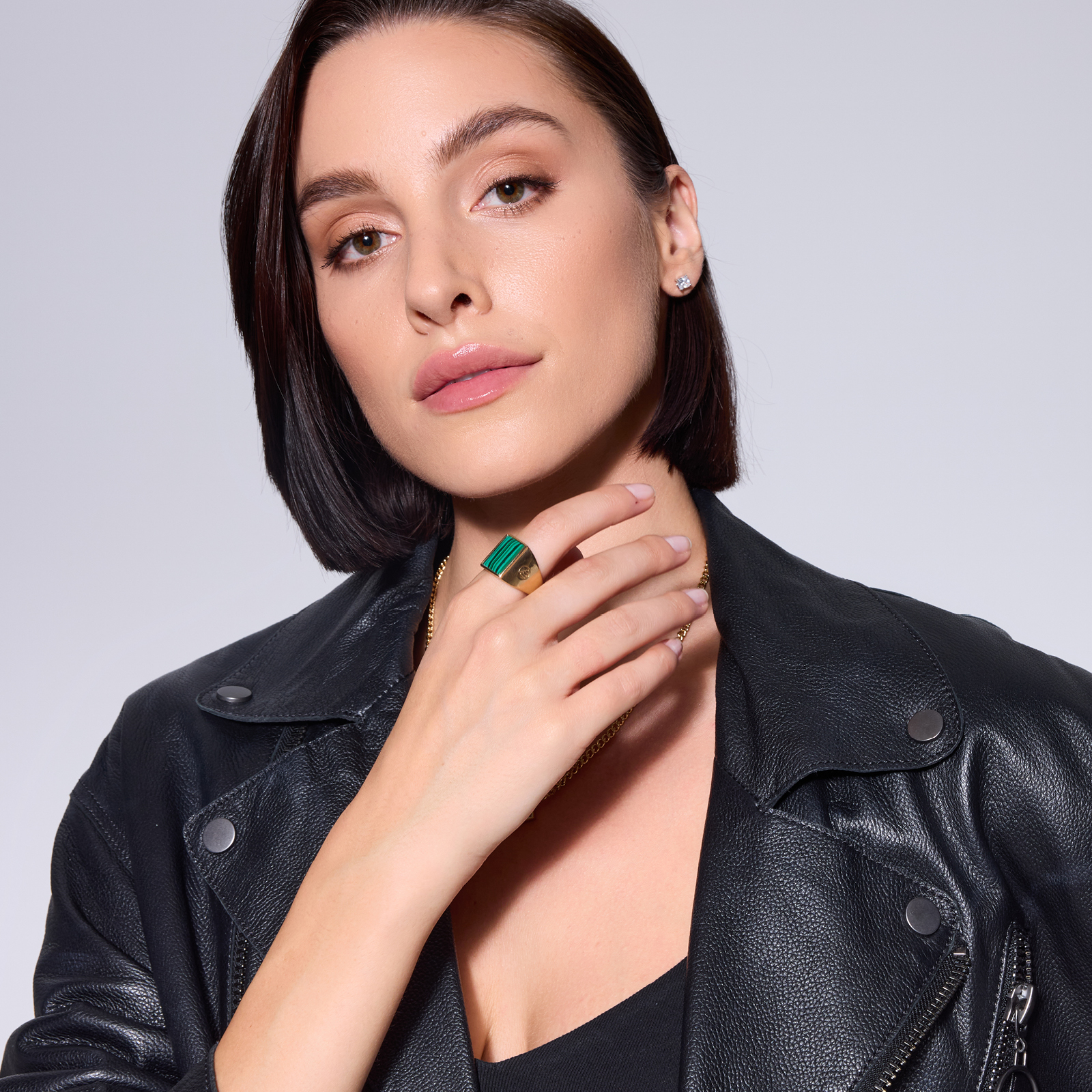 Pozlátený mosadzný pečatný prsteň s malachitom - YES x Zalewski