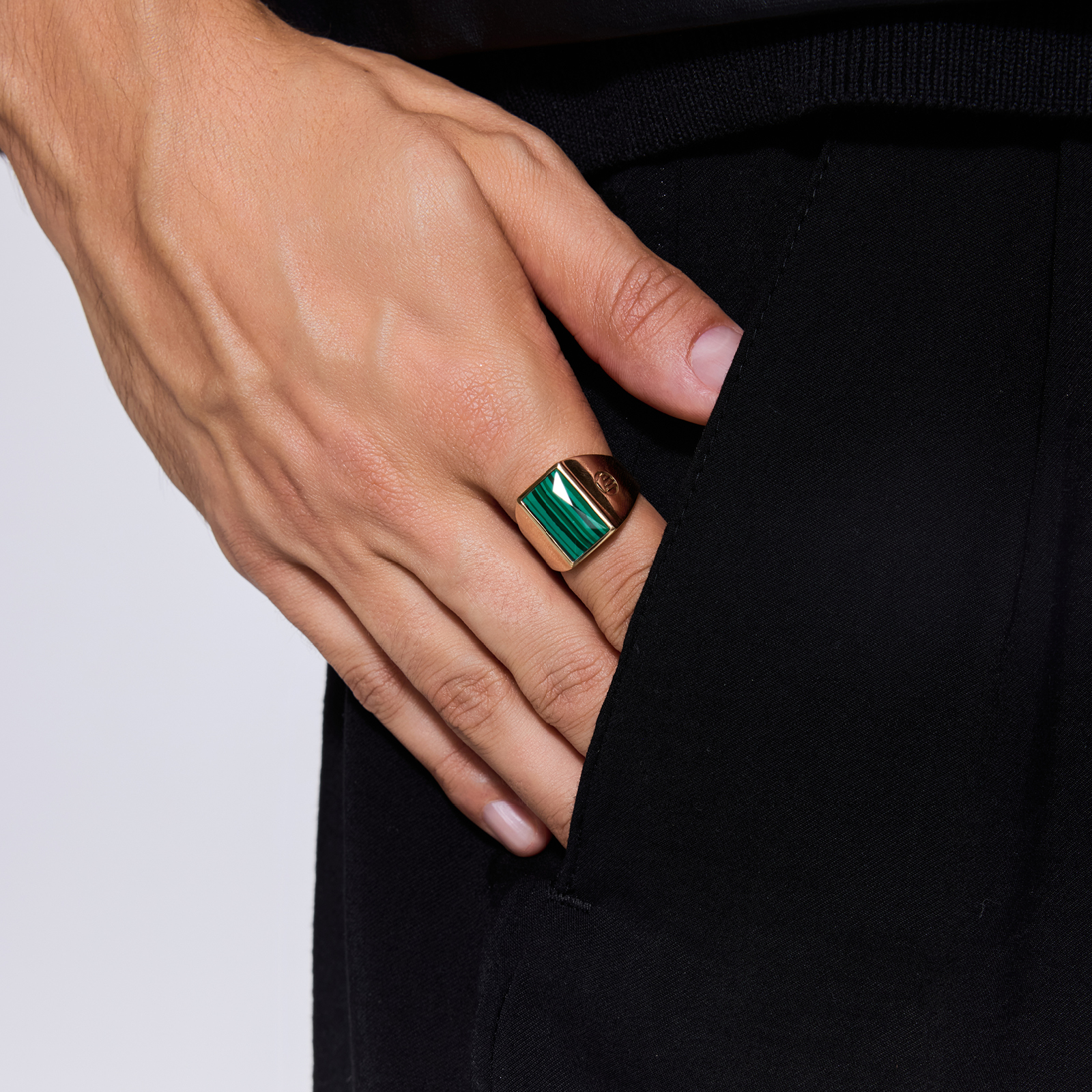 Pozlátený mosadzný pečatný prsteň s malachitom - YES x Zalewski