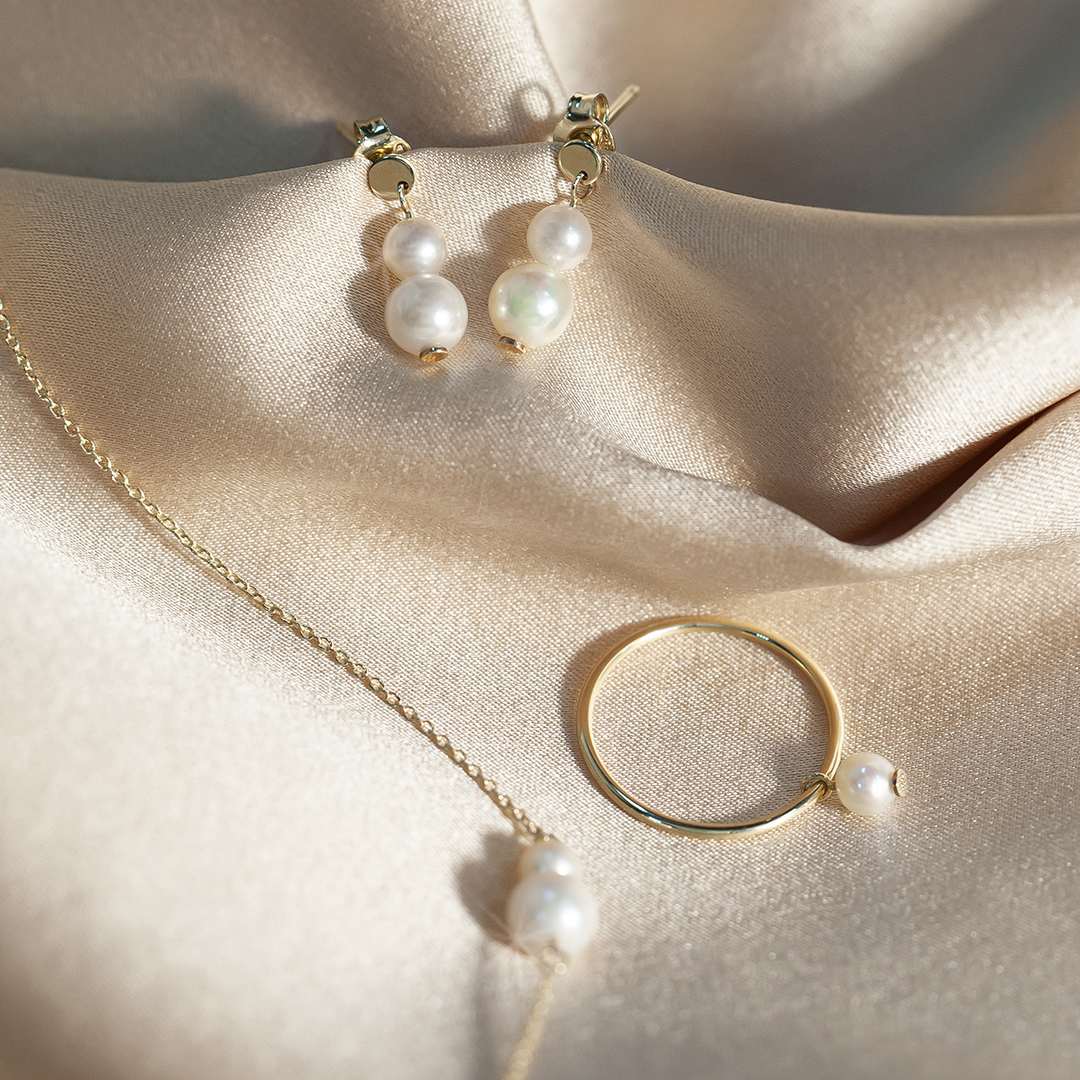 Gold ring with pearl - Pearls