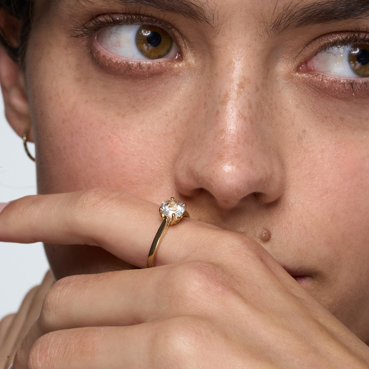 Zlatý prsteň s topazom - denné svetlo