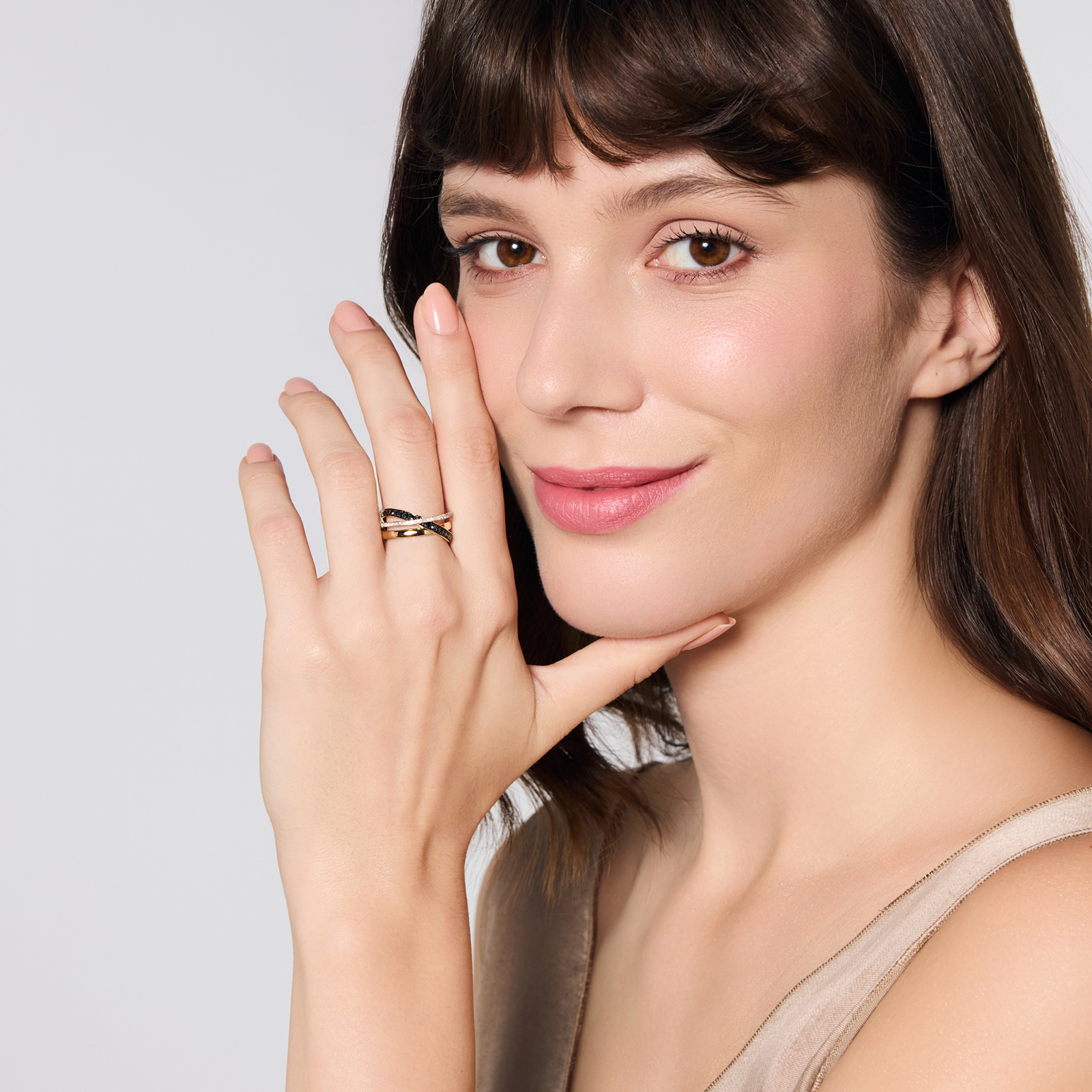 Gold ring with diamonds